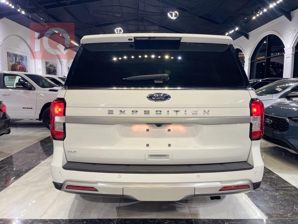 https://cdn.iqcars.io6830f5bd-2d91-4ed2-b369-dfec75ac81bc_3.jpg